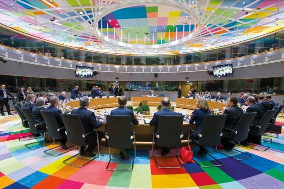 STRATEŠKI ORGAN EU Evropski svet je institucija EU, ki določa splošne usmeritve in prednostne cilje Evropske unije.