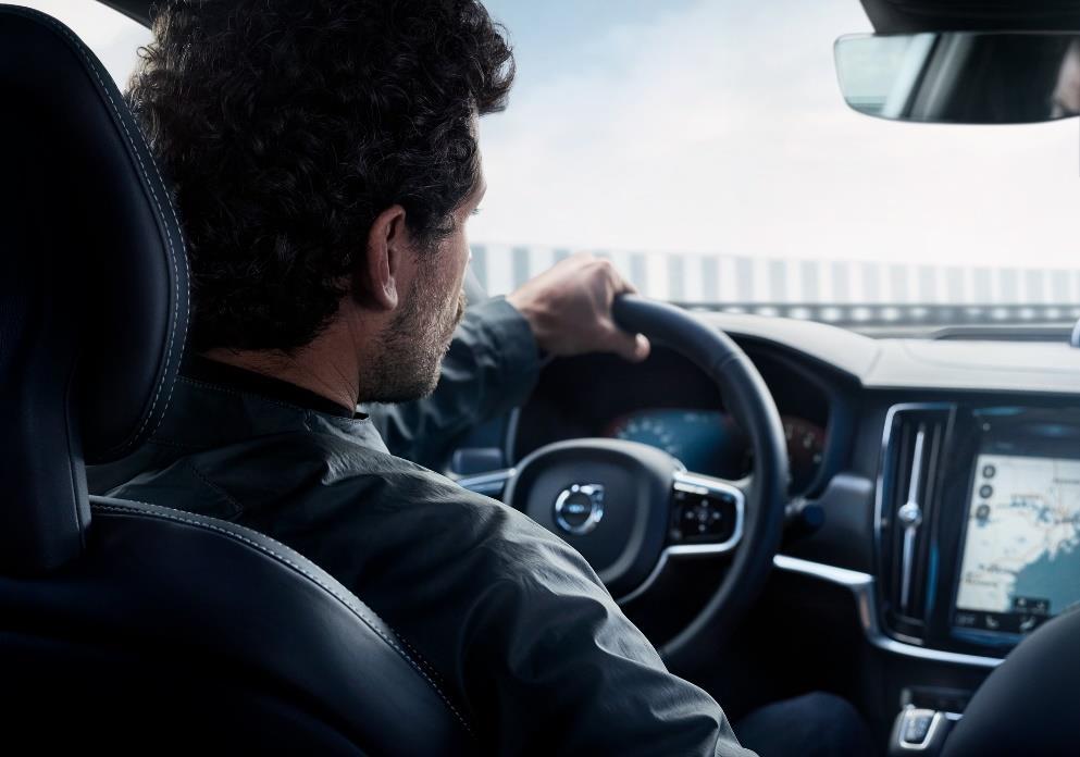 Redefiniranje varnosti, vsak dan. Naša vizija: Od leta 2020 v novih vozilih znamke Volvo nihče ne bo izgubil življenja ali se resno telesno poškodoval. Tako resno jemljemo varnost.