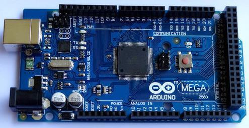 Slika 3.8: Arduino Mega Na sliki (Slika 3.8) je prikazana krmilniška platforma, na katero smo priklopili vse komponente.