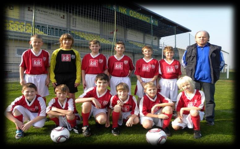 Najmlajši v našem klubu pa so osemletniki, ki se svojih prvih nogometnih prvin učijo pod vodstvom Smodiš Ivana.