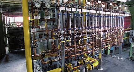 Tehnika uporabe kovinskih cevnih sistemov Postrojenja za tehnične pline Pod pojmom»tehnični plini«se na splošno razume pline, ki se uporabljajo v kemijski in farmacevtski industriji.