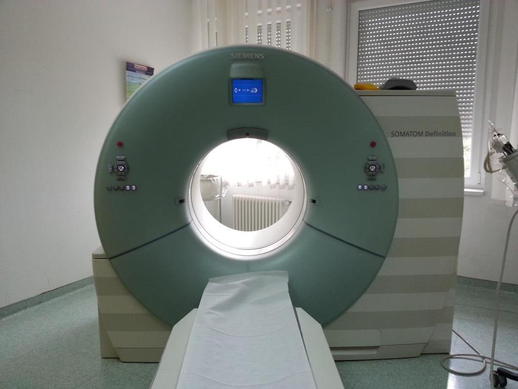 4.2 Delovanje računalniške tomografije CT je sestavljen iz gantrija, konzole in računalnika (Slika 5).