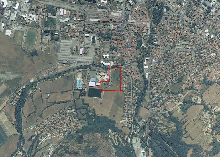 9 ANALIZA LOKACIJE Investicijski projekt se bo izvajal na območju občine Ajdovščina, in sicer v naselju Ajdovščina. Sprejeta je bila odločitev, da se gre v novogradnjo na lokaciji ob srednji šoli.