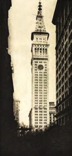 Photographies 143 COBURN (Alvin Langdon). New York. Londres et New York, Duckworth & C o, Brentano s, 1910. In-folio, bradel demi-chagrin havane, titre doré sur le premier plat.