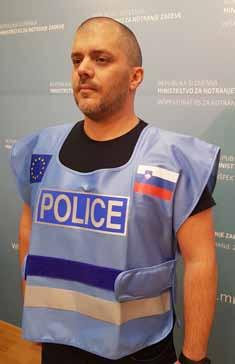 Izobraževanje Začetki dela z navijaškimi skupinami v Sloveniji Leta 2009 je Policijska uprava Maribor z namenom preprečevanja nasilja na športnih prireditvah ustanovila delovno skupino za delo z