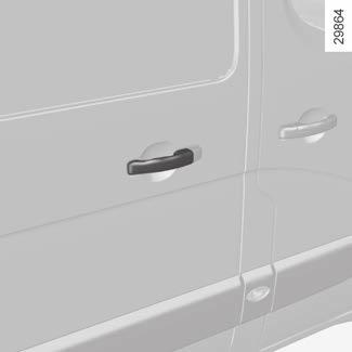 DRSNA BOČNA VRATA (1/2) Zapiranje vrat z zunanje strani 1 2 3 Potegnite kljuko 1 in potisnite vrata proti sprednjemu delu vozila, da se ta popolnoma zaprejo.