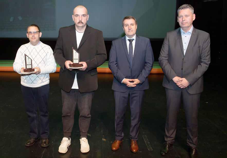 Priznanje za športne dosežke na področju športa invalidov sta prejela Sašo Kovač (judo) in Dušan Cigut (vrtno kegljanje).