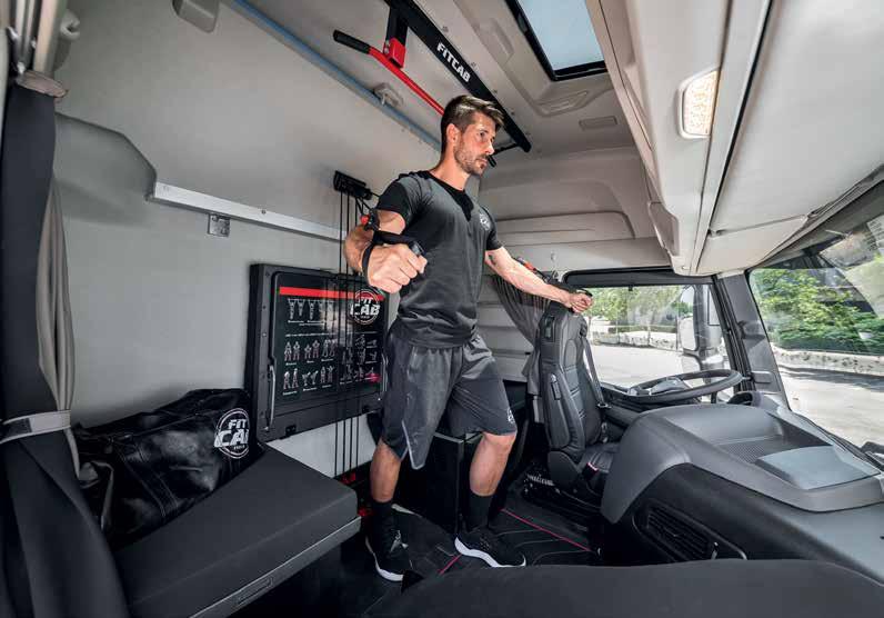 PREDSTAVITEV IVECO S-WAY FIT CAB Ivecova kabina Fit Cab omogoča vozniku ohranjanje telesne kondicije in vadbo z napravami v kabini in izven nje.