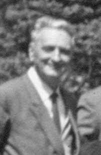 IV. Ljubljanskih 40 let, prvi profesor astronomije na Univerzi v Ljubljani Dne 1. 3. 1948 je univerzitetni redni prof. fizike Anton Peterlin (1908 1993) povabil F.