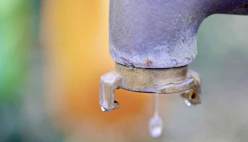 Zato je vsakršen odvzem pitne vode iz javnih hidrantov brez dovoljenja upravljavca javnega vodovoda prepovedan.