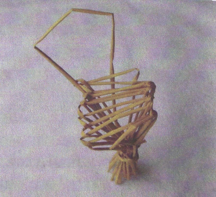 Mlinčke so izdelovali tudi iz lesa. Slika 19: Mlinsko kolo iz koruznega stebla Izdelovali pa so tudi igrače iz rastlin.