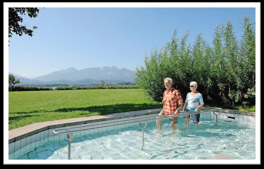 Sloveniji so pogosti manjši bazenčki za namakanje nog do višine kolen, ponekod se uporabljajo globlji bazeni, v katere se lahko