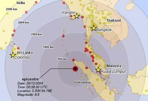 indijski tektonski plošči se je v dolžini 1200 km, 26. 12. 2004 sprožil podmorski zdrs, ki je povzročil premik morske mase. Slika 19: Epicenter potresa, 26. 12. 2004 Vir: Locations of tsunami, 2004 Slika (slika 19) prikazuje epicenter potresa in razdalje med posameznimi kraji (državami).