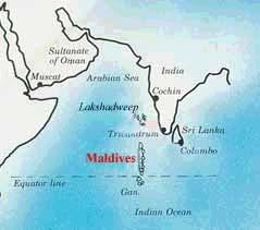 2. GEOGRAFSKE ZNAČILNOSTI MALDIVOV 2. 1. Fizičnogeografske značilnosti 2. 1. 1. Lega Maldivi ležijo v Južni Aziji. Od Šri Lanke so oddaljeni okoli 800 km.