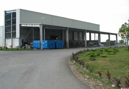 Slika 11. Obrat za recikliranje na odlagališču Livade Na drugih odlagališčih (uradno) ni recikliranja in/ali dejavnosti kompostiranja. 4.1.3.