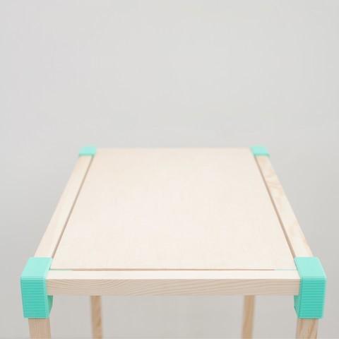 Njeno ime je kratica in pomeni self made furniture, saj je izdelana z namenom motivirati ljudi, da bi