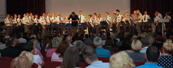 Naša bolnišnica 33 Policijski orkester pod taktirko dirigenta Nejca Bečana se je poklonil dogodku.