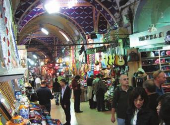 Istanbul sti~i{~e metropolitanskega razvoja in starodavne kulture Grand bazar najde se, kar ti srce po`eli katerim vabijo, je navadno kar "Where are you from?" ali pa "Madam, how are you?