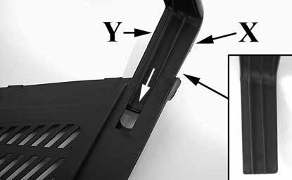 De zijkant (Y) is kleiner en moet aan de binnenkant van de bak blijven. Het dwarselement moet helemaal worden aangeduwd totdat het vasthaakt (Fig.12). N.B.: het vasthaken is hoorbaar.