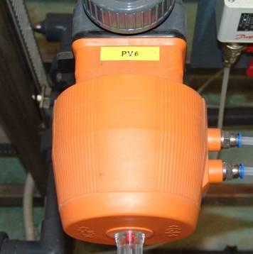 uravnamo oz dušimo tlak na izstopu iz črpalke. Pred pnevmatskim ventilom PV5 (slika 4.