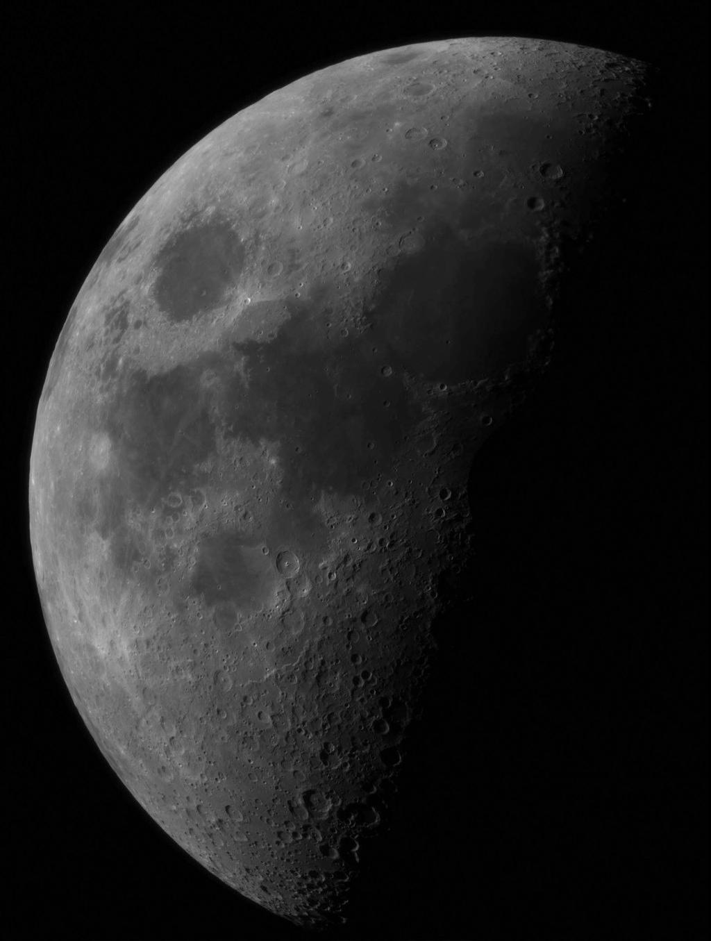 20 2 Astrofotografija in astrofotografska oprema Slika 2.3: Luna skozi 1000 mm teleskop Širokokotna astrofotografija je najmanj zahtevna, a prav tako lahko proizvedemo zanimive fotografije.
