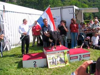 Švicarski klub za bernske planšarske pse (KBS) je več kot dostojno proslavil svoj visoki jubilej.