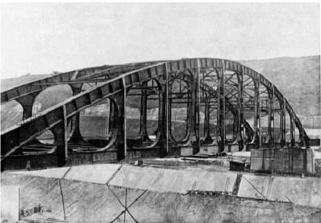 V naslednjih desetletjih se je zgradilo še več Vierendeel-ovih mostov v Belgiji. Tipičen za to obliko je bil most na Lanayu (Albertov kanal v Belgiji), zgrajen leta 1933 (slika 1-11).