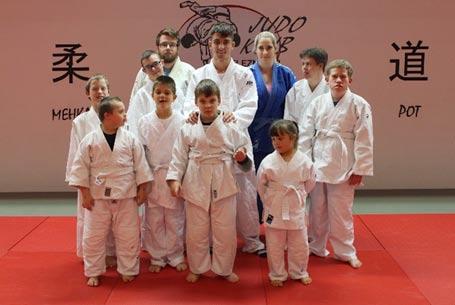 Klubi se predstavijo JUDO KLUB ŽELEZNIČAR IN NAŠI POSEBNI JUDOISTI Od 6. septembra 2019 tudi pri nas aktivno trenirajo posebni judoisti.
