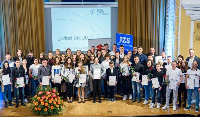 Judoist leta 2019 JUDOIST LETA 2019 Celje, 17. januar 2020 V Celju je januarja potekala prireditev, na kateri so najboljši posamezniki in ekipe prejeli priznanja in nagrade za uspehe v letu 2019.