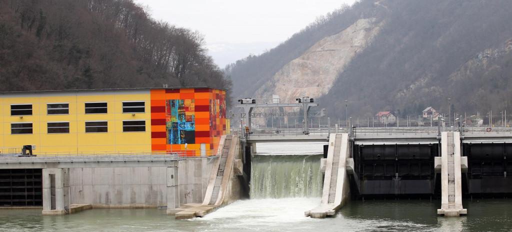Vecer.com 12.10.2020 Ponedeljek, 06:00 https://www.vecer.com/slovenija/hidroelektrarne-na... 1 / 4 Kaj bi bilo narobe z gradnjo verige hidroelektrarn na Savi?