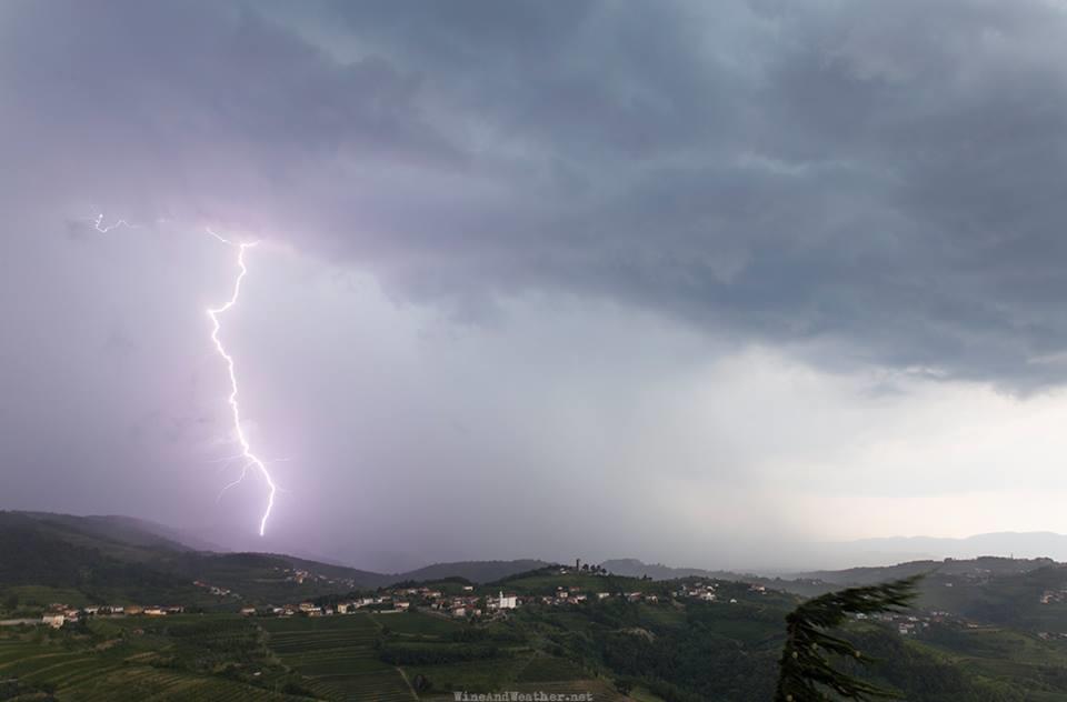 Vir: ARSO Slika 10: Nevihta v Goriških