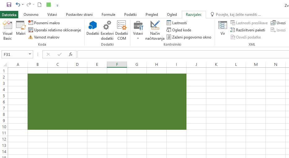 Vrnemo se v Excelov zvezek in na novem delovnem listu preko zavihka Razvijalec kliknemo na Makri in izberemo CombinedMacro ter kliknemo Zaženi.