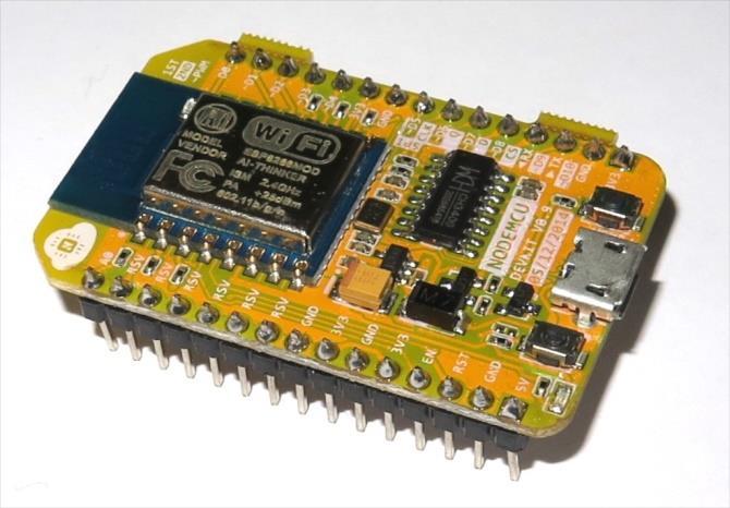 3.2 NodeMCU Povezava projektov na internet je bila dolgo zamudno in drago opravilo, dokler ni podjetje Espressif ustvarilo čipa pod imenom ESP8266.