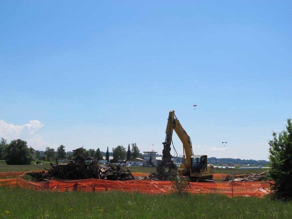 Na sliki: rušitev hiše ob letališču Lesce 44811 Tekoče vzdrževanje poslovnih prostorov - Kranjska 13 4.