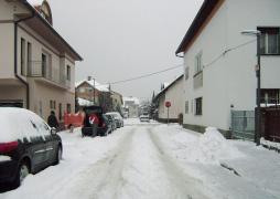 Urad za meteorologijo ( 2,2 C) in Goriškem ( 2,3 C), največji v Kočevju ( 5,3 C), Črnomlju ( 5,2 C) in Ratečah ( 5 C).