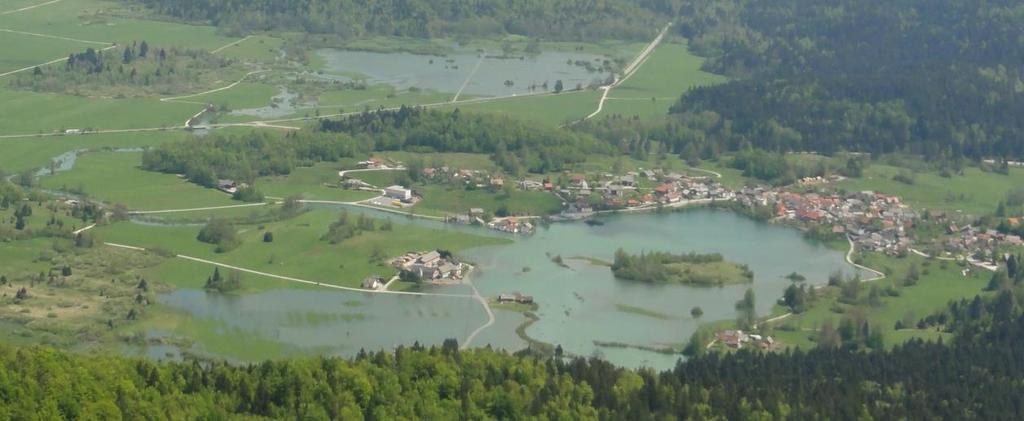 4.5.10. Kot pri Rakitnici, Rakitnica, Blate Tudi poplave vodotoka Rakitnica so sezonske narave, pojavljajo se večkrat letno in poplavljajo lokalno cesto Rakitnica Blate.