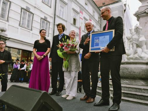 mednarodni dan gluhih je bil v Ljubljani in je sovpadal z 20-letnico delovanja Mestnega društva gluhih Ljubljana. Moto te prireditve je Z znakovnim jezikom smo vsi vključeni!