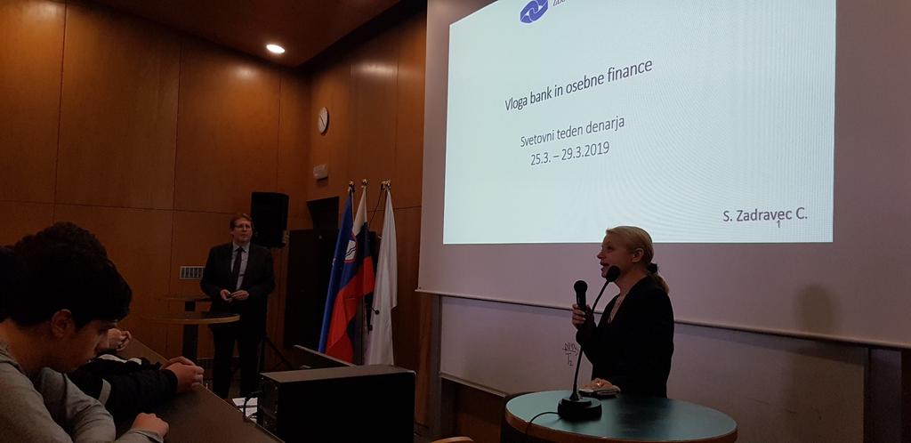 Slovenije 10.25 11.15 Vloga bank in osebne finance mag.