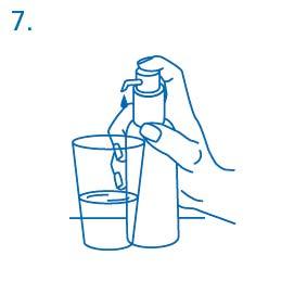 Postavite stekleničko na ravno vodoravno površino, na primer na mizo, in jo uporabljate samo v navpičnem položaju. Pod cevnim izvodilom pridržite kozarec z malo vode ali žlico.