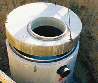 LIPUMAX - izločevalci maščob iz armiranega betona Opis iz armiranega betona, se izdelujejo z integriranim usedalnikom in so skladni s standardom SIST EN 1825.