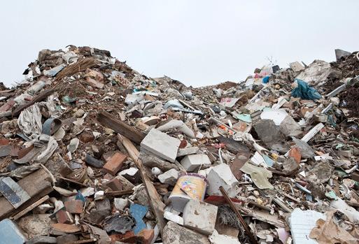EU področna zakonodaja in stanje: Kljub svojemu potencialu se stopnja recikliranja in predelave materiala gradbenih odpadkov in odpadkov iz rušenja (angl.