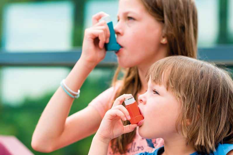 Maj 2017 5 A Astma je ena najpogostejših kroničnih pljučnih bolezni. B Za astmo boleha 16 odstotkov odraslih Slovencev.