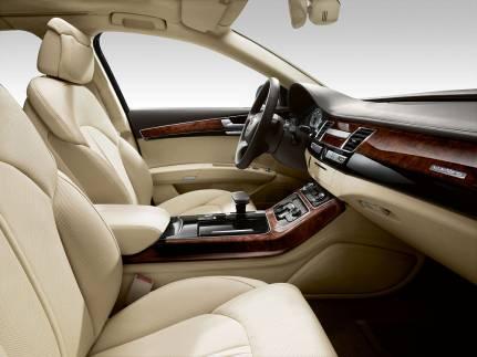 notranjost (1) Notranjost novega Audija A8 razvaja vse čute. S svojim elegantnim slogom in vrhunsko kakovostjo izdelave notranjost jasno odraža visoka merila znamke.