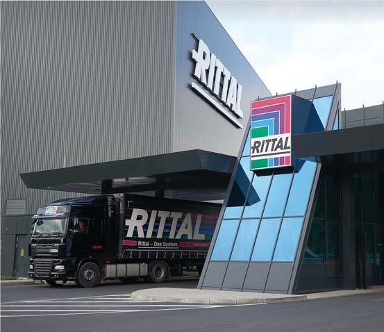in z višino skladišč do 32 metrov, se izdelki podjetja Rittal samodejno razporejajo ajo in nalagajo s hitrostjo o 14 kilometrov na uro s hitrostjo viličarja.