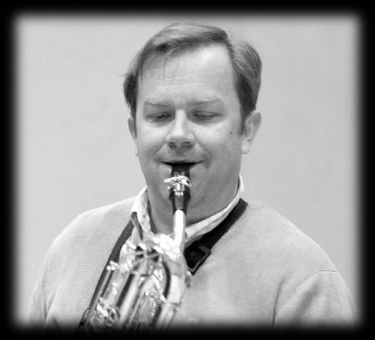 Poletni glasbeni tečaj za saksofon - 27. junij do 3. julij 2014 Mentor: prof. Dejan Prešiček Saksofonist Dejan Prešiček je končal študij na glasbeni akademiji v Frankfurtu.