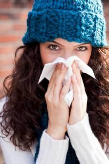 - 9 - Kdaj po zdravniško pomoč? Večina ljudi gripo preboli s počitkom in uživanjem zadostne količine tekočine.