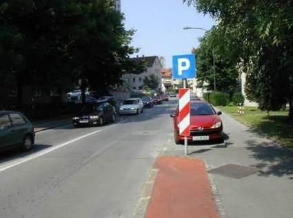 bicikel.com) Slika 17: Križanje kolesarske steze s prehodom za pešce (viri: kolesarji.