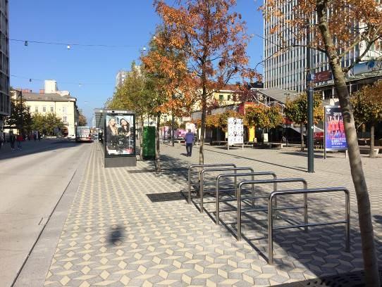v Ljubljani vstop iz severa (vir: Arhiv MOL) Prej: štiripasovnica za motoriziran promet, prepoved