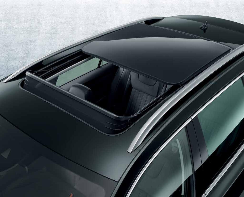 Zunanjost 10 PANORAMSKO STREŠNO OKNO Spustite več svetlobe in svežega zraka v notranjost vozila.