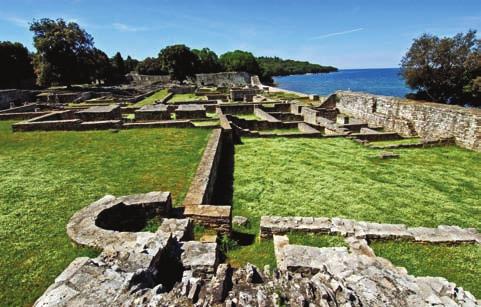Ostanki antičnorimskega stavbarstva so ohranjeni na večih mestih. Najimpresivnejši so v zalivu Verige na vzhodni obali Velikega Briona.